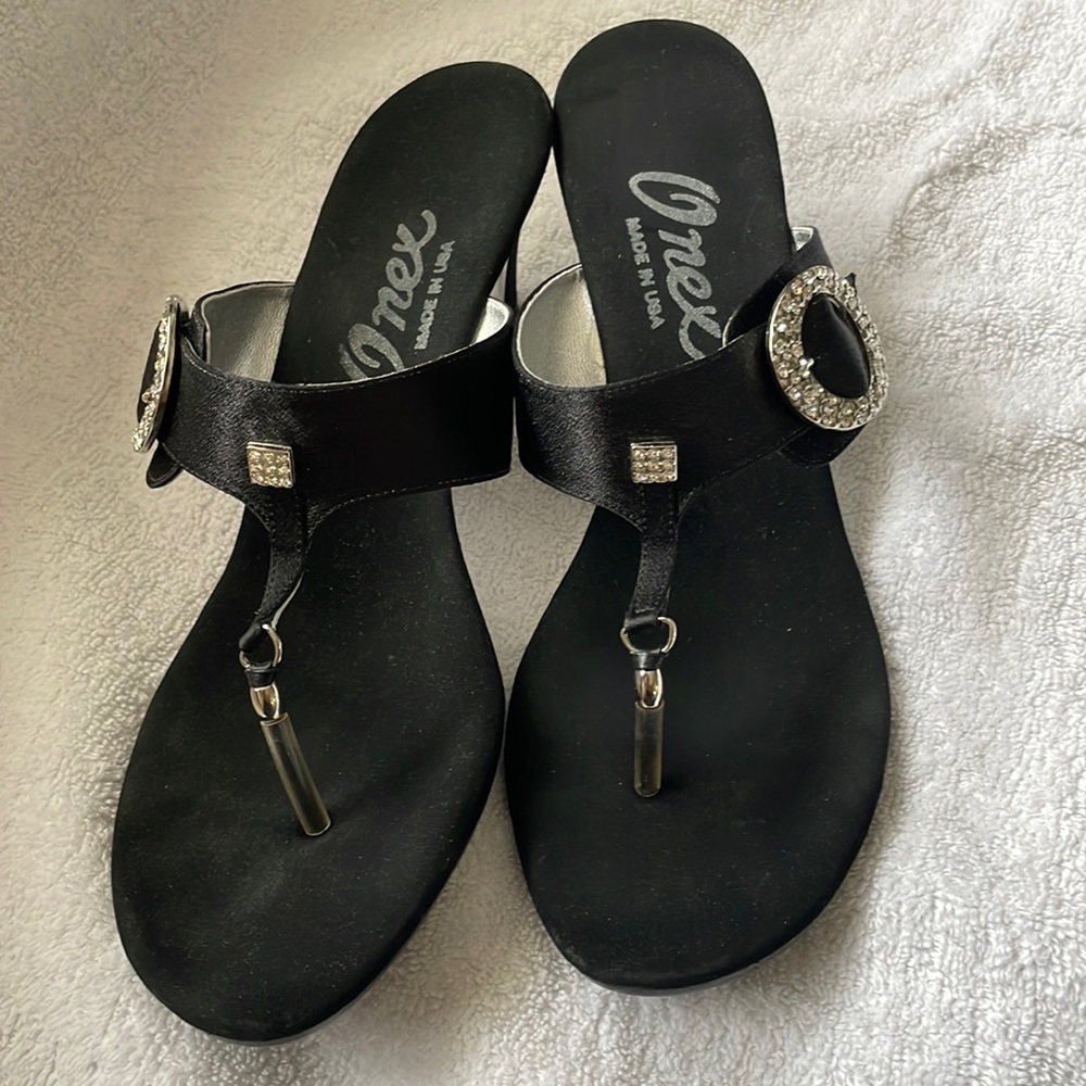 COPY - ONEX bling black thong sandal. Worn once. Excellent condition size 10 me…